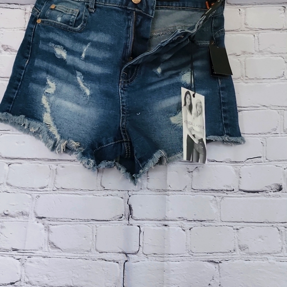 BLUE DENIM SHORTS